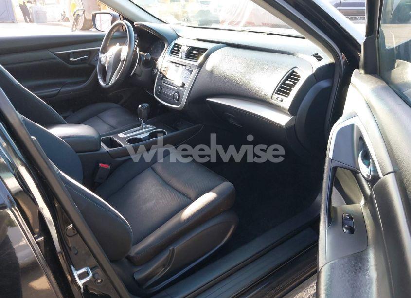 Photo 5 of 2017 Nissan Altima 2.5 SR (VIN 1N4AL3AP0HC218528)