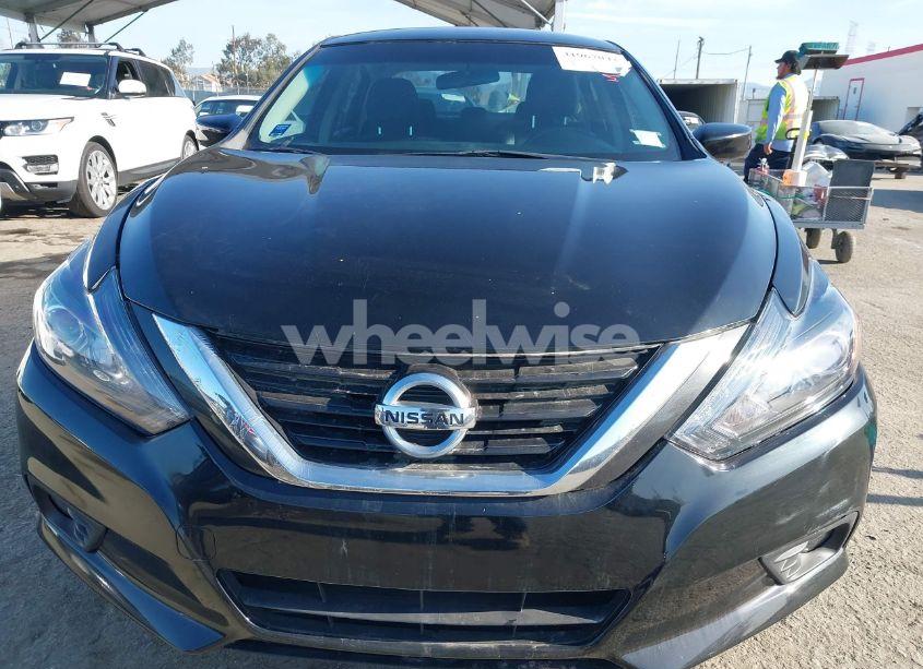 Photo 6 of 2017 Nissan Altima 2.5 SR (VIN 1N4AL3AP0HC218528)