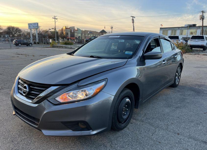 Photo 2 of 2017 Nissan Altima 2.5 SV (VIN 1N4AL3AP0HC220568)
