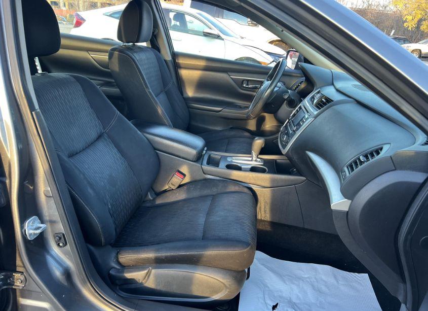 Photo 5 of 2017 Nissan Altima 2.5 SV (VIN 1N4AL3AP0HC220568)