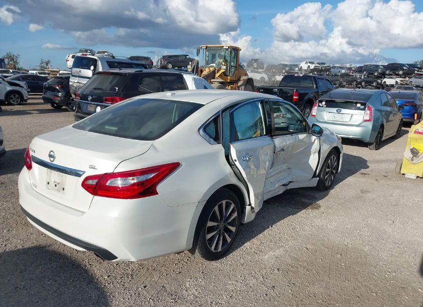 Photo 4 of 2017 Nissan Altima 2.5 SL (VIN 1N4AL3AP0HC225995)