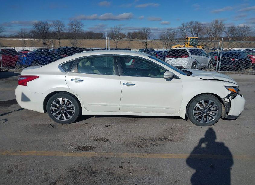 Photo 14 of 2017 Nissan Altima 2.5 SL (VIN 1N4AL3AP0HC252257)