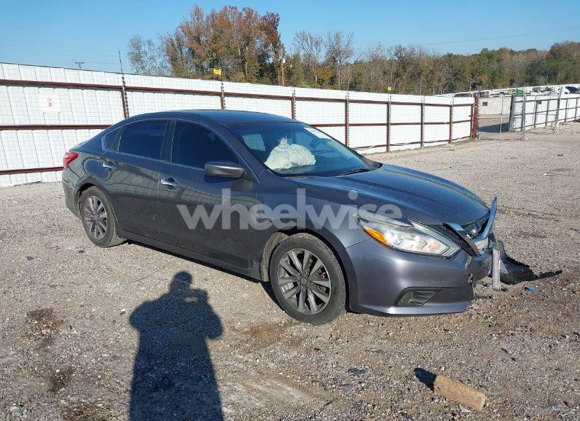 2017 Nissan Altima 2.5 SV (VIN 1N4AL3AP0HC257720) main photo