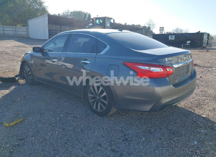 Photo 3 of 2017 Nissan Altima 2.5 SV (VIN 1N4AL3AP0HC257720)