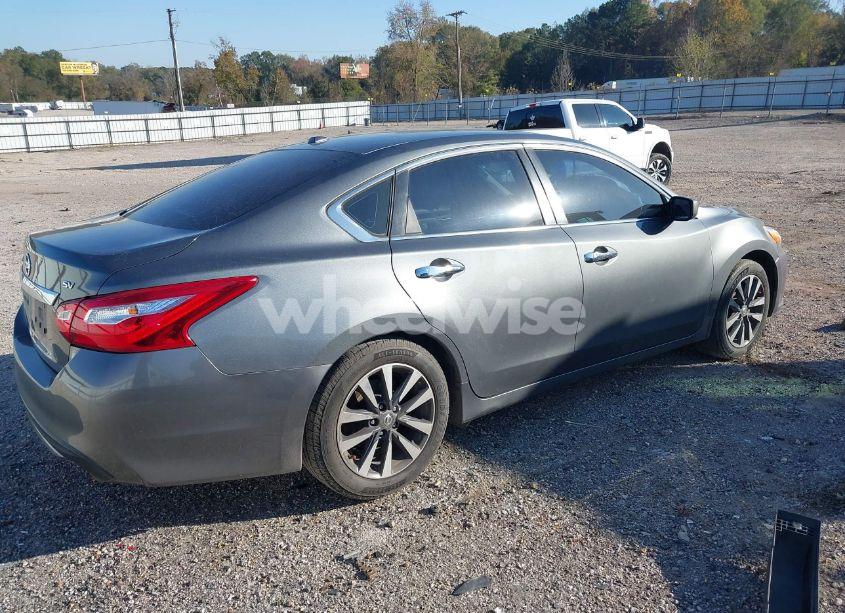 Photo 4 of 2017 Nissan Altima 2.5 SV (VIN 1N4AL3AP0HC257720)