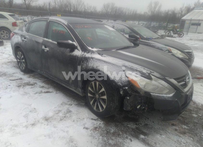 2017 Nissan Altima 2.5 SV (VIN 1N4AL3AP0HC258477) main photo