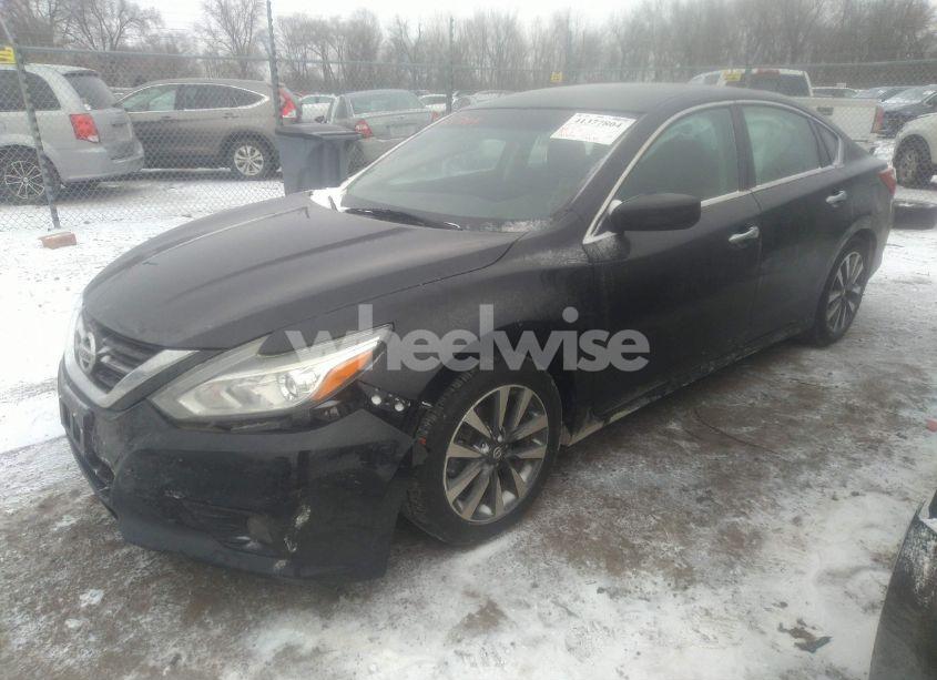 Photo 2 of 2017 Nissan Altima 2.5 SV (VIN 1N4AL3AP0HC258477)
