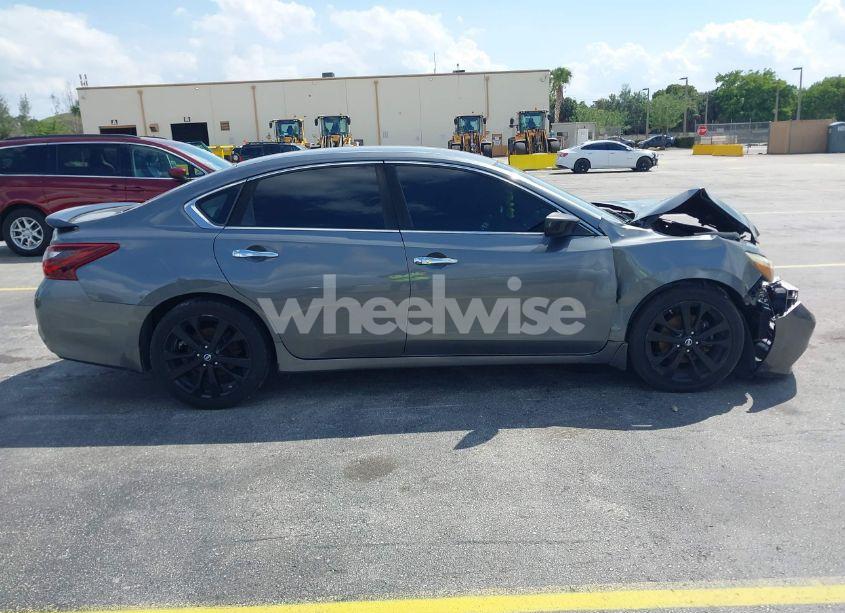 Photo 13 of 2017 Nissan Altima 2.5 SR (VIN 1N4AL3AP0HC259676)