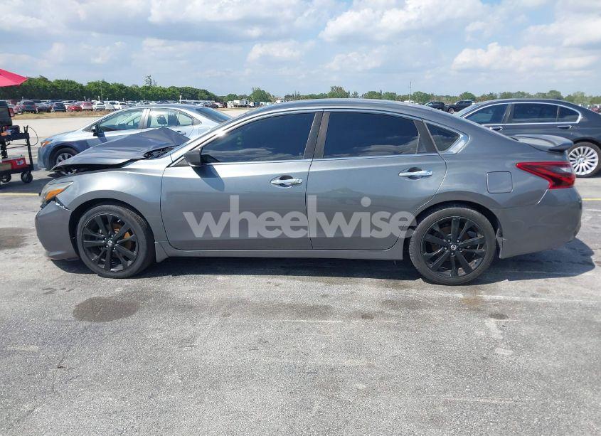 Photo 14 of 2017 Nissan Altima 2.5 SR (VIN 1N4AL3AP0HC259676)