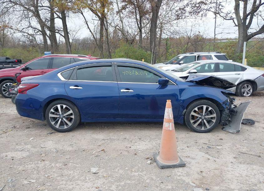 Photo 14 of 2017 Nissan Altima 2.5 SR (VIN 1N4AL3AP0HC261234)