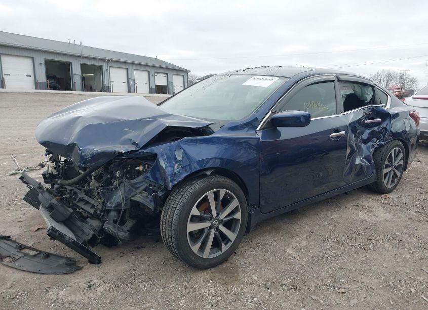 Photo 6 of 2017 Nissan Altima 2.5 SR (VIN 1N4AL3AP0HC261234)