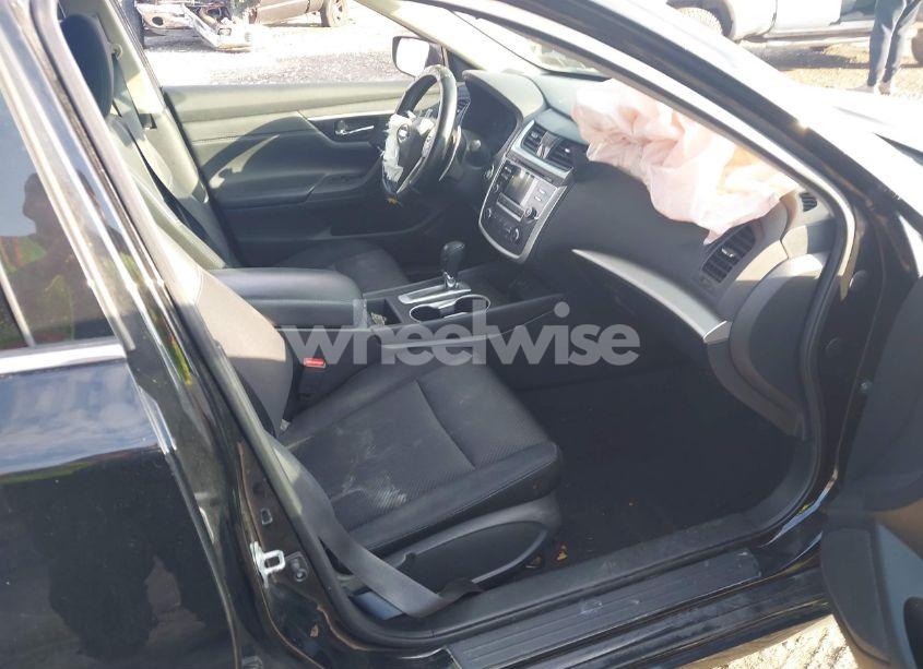 Photo 5 of 2017 Nissan Altima 2.5 SR (VIN 1N4AL3AP0HC267275)