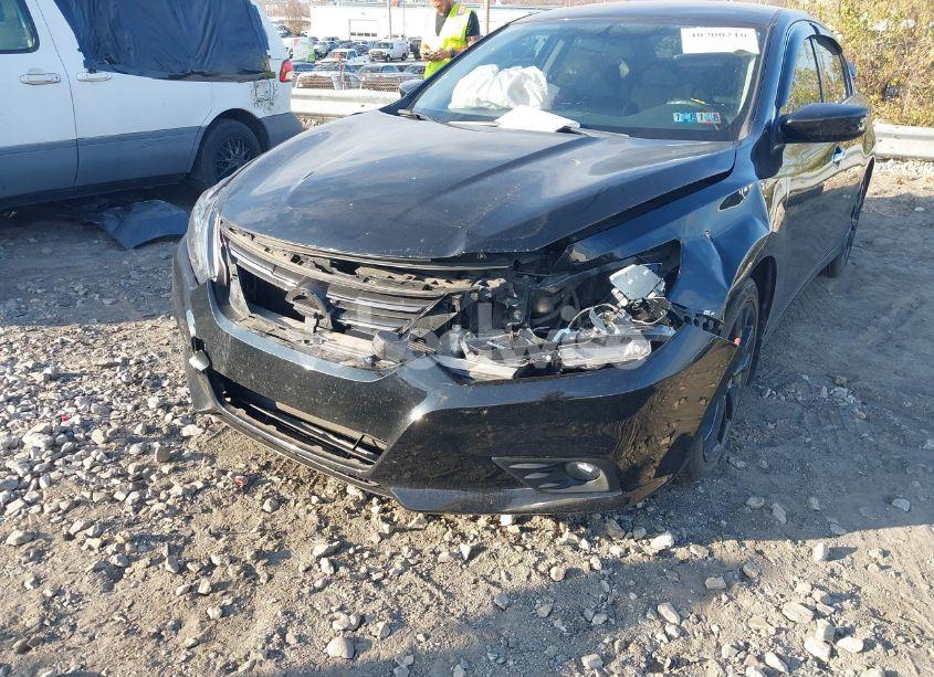 Photo 6 of 2017 Nissan Altima 2.5 SR (VIN 1N4AL3AP0HC267275)