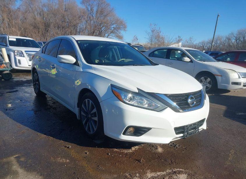 2017 Nissan Altima 2.5 SV (VIN 1N4AL3AP0HC284237) main photo