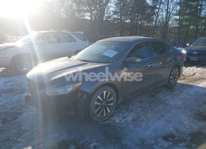 Photo 2 of 2017 Nissan Altima 2.5 SV (VIN 1N4AL3AP0HC286702)