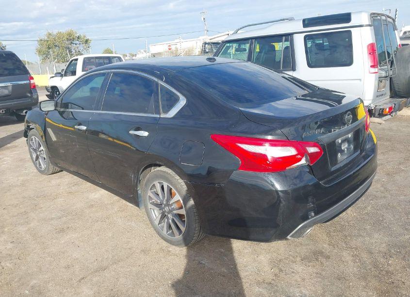 Photo 3 of 2017 Nissan Altima 2.5 SV (VIN 1N4AL3AP0HC290412)