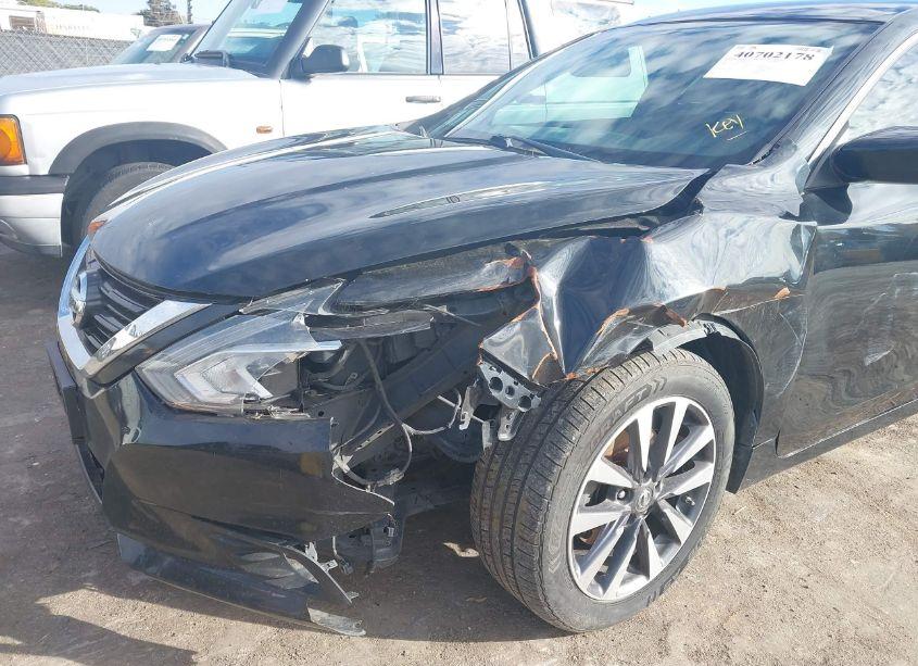 Photo 6 of 2017 Nissan Altima 2.5 SV (VIN 1N4AL3AP0HC290412)