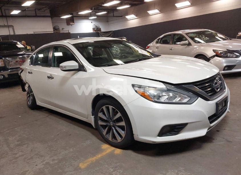 2017 Nissan Altima 2.5 SV (VIN 1N4AL3AP0HC294508) main photo