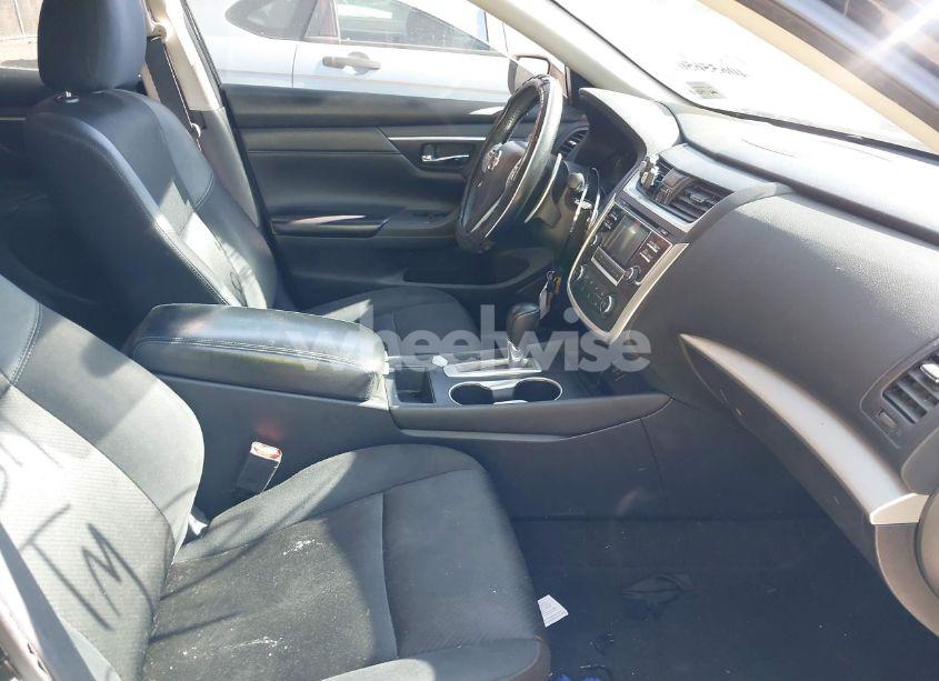 Photo 5 of 2017 Nissan Altima 2.5 SR (VIN 1N4AL3AP0HC483269)