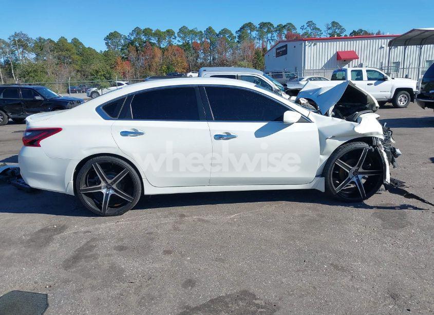 Photo 12 of 2017 Nissan Altima 2.5 SR (VIN 1N4AL3AP0HC483661)