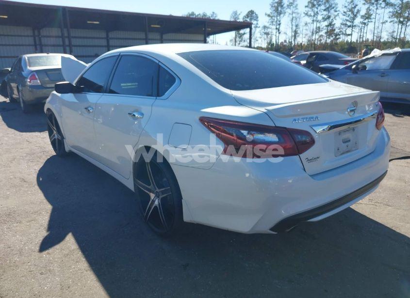 Photo 3 of 2017 Nissan Altima 2.5 SR (VIN 1N4AL3AP0HC483661)