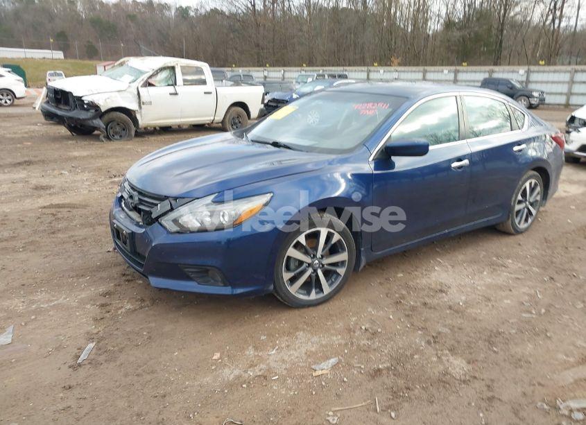 Photo 2 of 2017 Nissan Altima 2.5 SR (VIN 1N4AL3AP0HC487791)