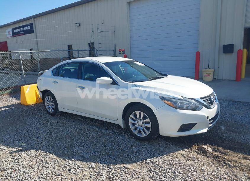 2017 Nissan Altima 2.5 SR (VIN 1N4AL3AP0HC492795) main photo