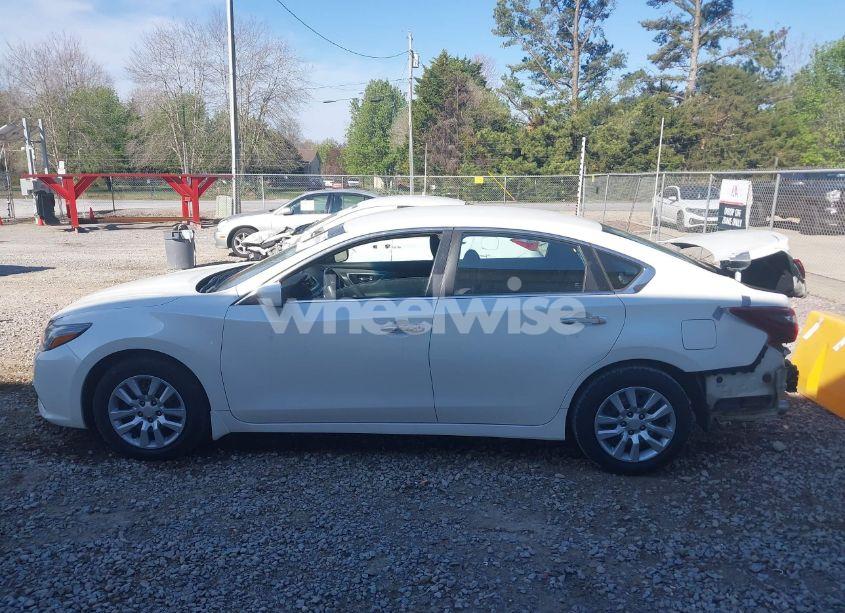 Photo 15 of 2017 Nissan Altima 2.5 SR (VIN 1N4AL3AP0HC492795)