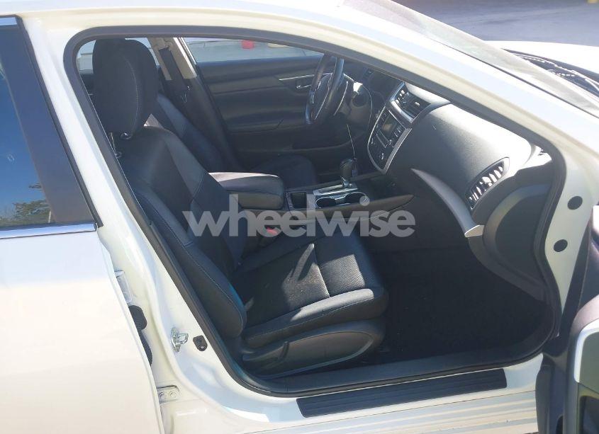 Photo 5 of 2017 Nissan Altima 2.5 SR (VIN 1N4AL3AP0HC492795)