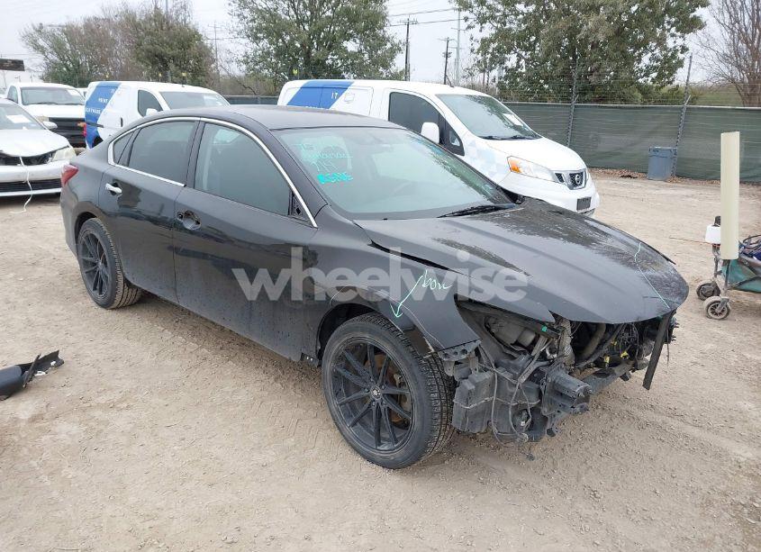 2017 Nissan Altima 2.5 SR (VIN 1N4AL3AP0HN309352) main photo