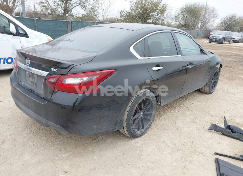 Photo 4 of 2017 Nissan Altima 2.5 SR (VIN 1N4AL3AP0HN309352)