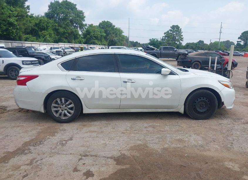 Photo 13 of 2017 Nissan Altima 2.5 S (VIN 1N4AL3AP0HN320092)