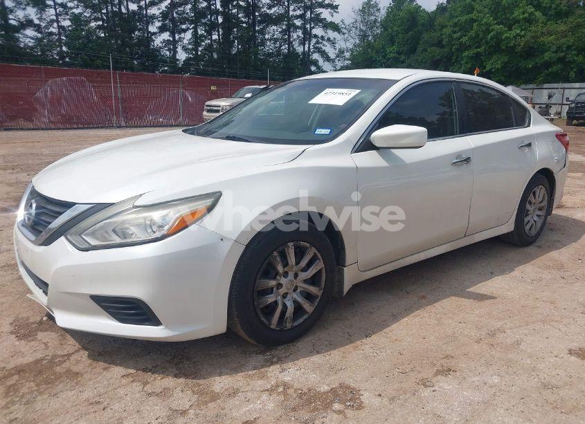 Photo 2 of 2017 Nissan Altima 2.5 S (VIN 1N4AL3AP0HN320092)