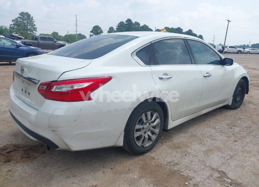 Photo 4 of 2017 Nissan Altima 2.5 S (VIN 1N4AL3AP0HN320092)