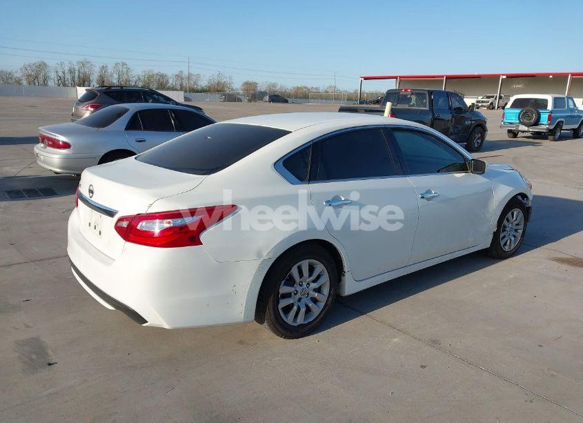 Photo 4 of 2017 Nissan Altima 2.5 S (VIN 1N4AL3AP0HN330699)