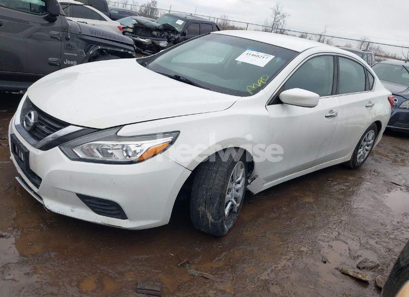 Photo 2 of 2017 Nissan Altima 2.5 S (VIN 1N4AL3AP0HN337751)