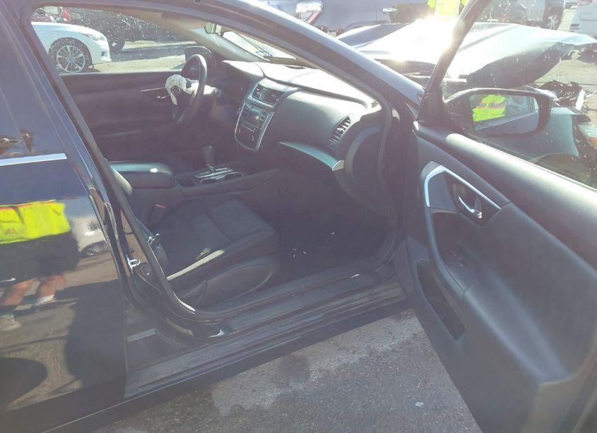 Photo 5 of 2017 Nissan Altima 2.5 S (VIN 1N4AL3AP0HN354680)