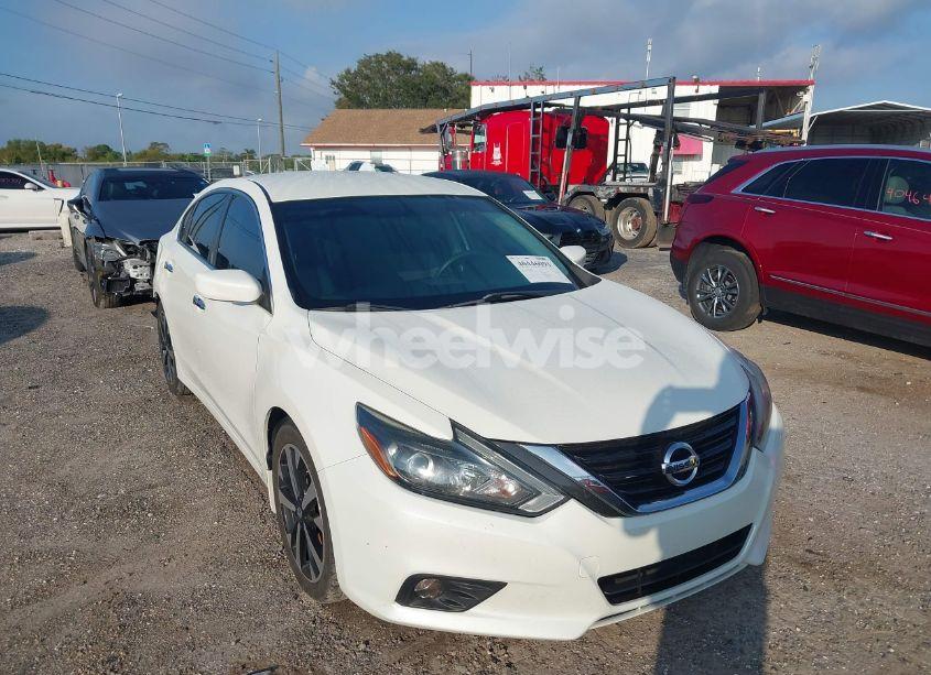 2018 Nissan Altima 2.5 SR (VIN 1N4AL3AP0JC109766) main photo