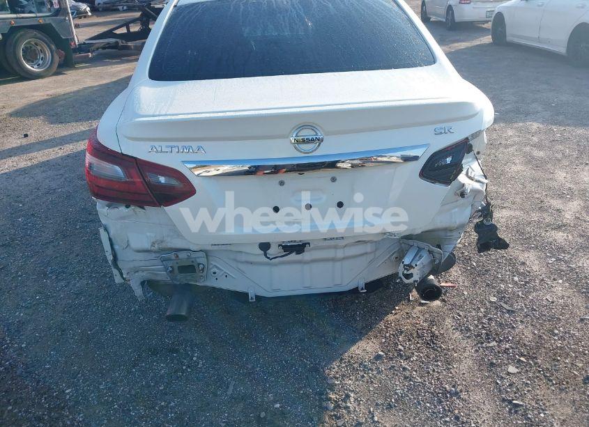 Photo 6 of 2018 Nissan Altima 2.5 SR (VIN 1N4AL3AP0JC109766)