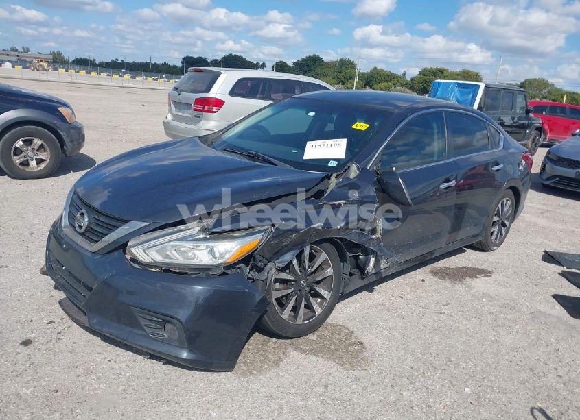 Photo 2 of 2018 Nissan Altima 2.5 SV (VIN 1N4AL3AP0JC121495)