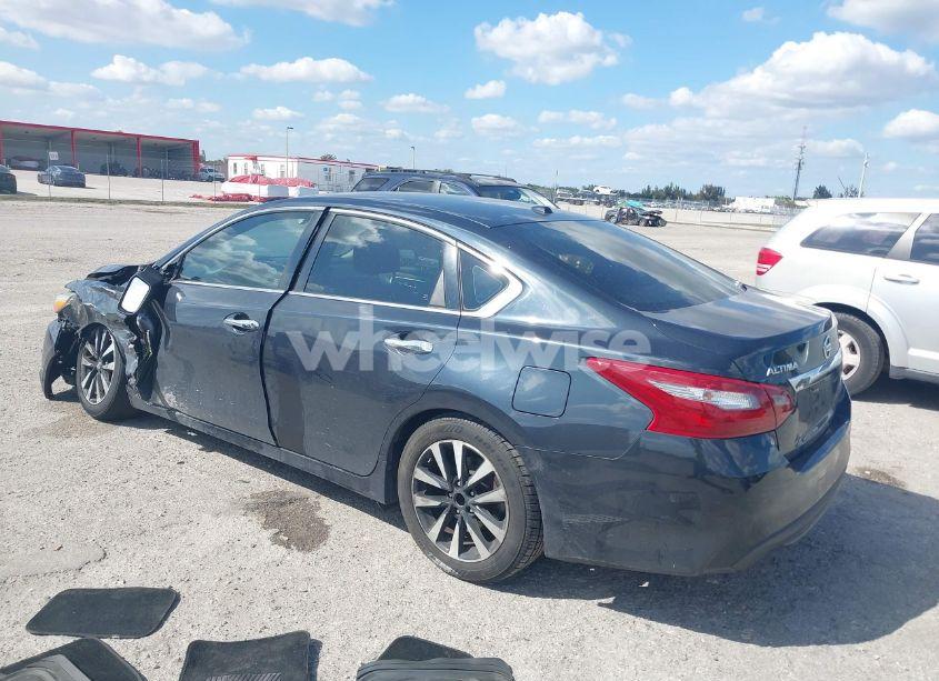 Photo 3 of 2018 Nissan Altima 2.5 SV (VIN 1N4AL3AP0JC121495)