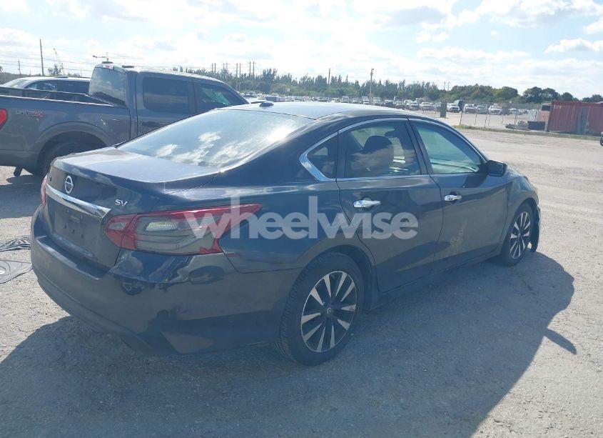 Photo 4 of 2018 Nissan Altima 2.5 SV (VIN 1N4AL3AP0JC121495)