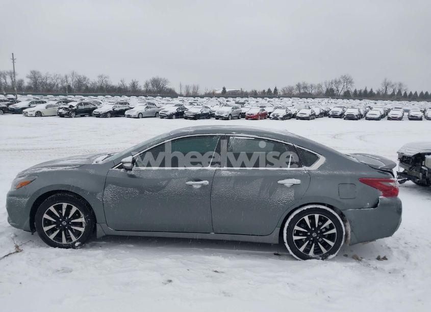 Photo 14 of 2018 Nissan Altima 2.5 SL (VIN 1N4AL3AP0JC136949)