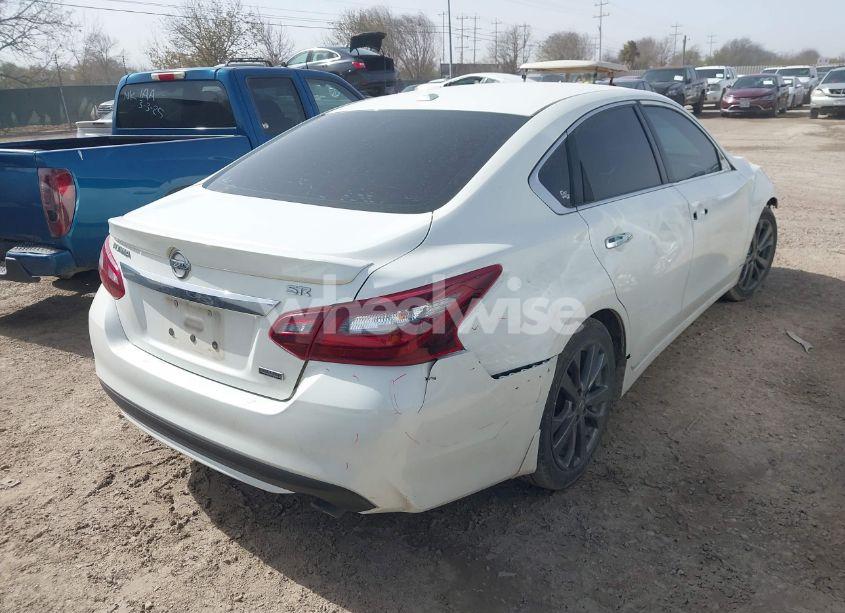 Photo 4 of 2018 Nissan Altima 2.5 SR (VIN 1N4AL3AP0JC140225)