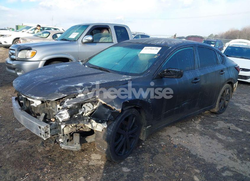 Photo 2 of 2018 Nissan Altima 2.5 SR (VIN 1N4AL3AP0JC144551)