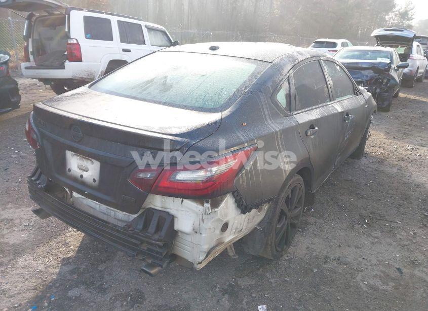 Photo 4 of 2018 Nissan Altima 2.5 SR (VIN 1N4AL3AP0JC144551)