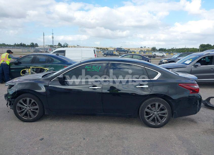 Photo 15 of 2018 Nissan Altima 2.5 SR (VIN 1N4AL3AP0JC147014)