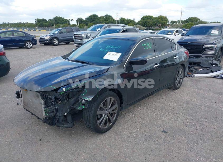 Photo 2 of 2018 Nissan Altima 2.5 SR (VIN 1N4AL3AP0JC147014)