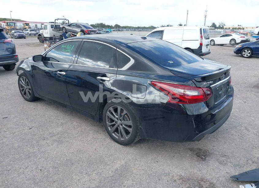 Photo 3 of 2018 Nissan Altima 2.5 SR (VIN 1N4AL3AP0JC147014)