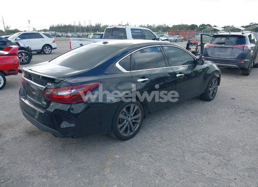 Photo 4 of 2018 Nissan Altima 2.5 SR (VIN 1N4AL3AP0JC147014)